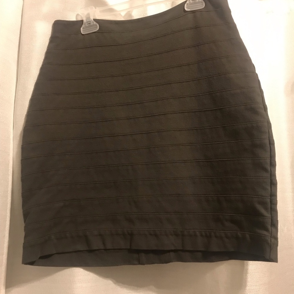 Skirt- gray/tan color